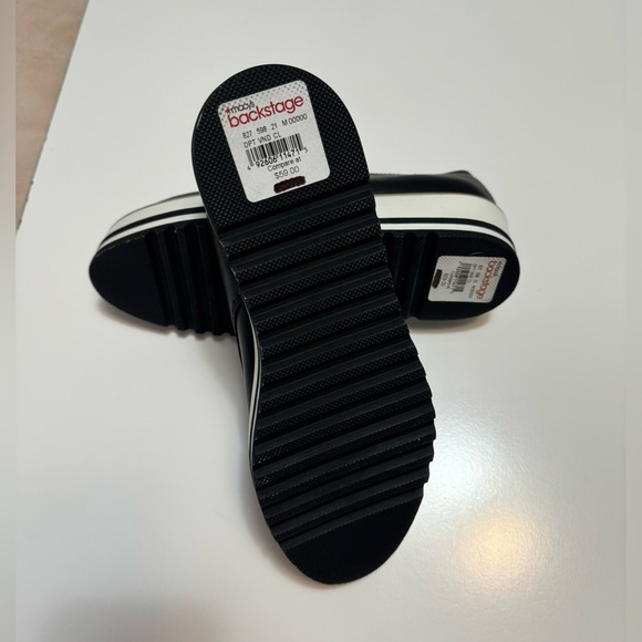 Seven Dials Shoes - Picture 7 of 10